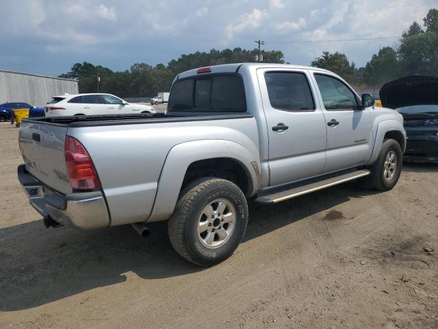 3TMJU62N57M045740 - 2007 TOYOTA TACOMA DOUBLE CAB PRERUNNER SILVER photo 3