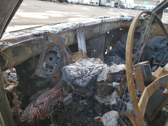 1GDJ7H1E31J900438 - 2001 GMC C-SERIES C7H042 BURN photo 9