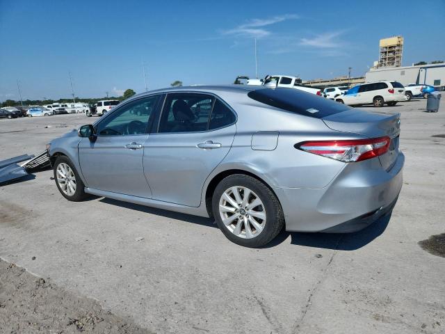 4T1B11HK4KU756438 - 2019 TOYOTA CAMRY L SILVER photo 2