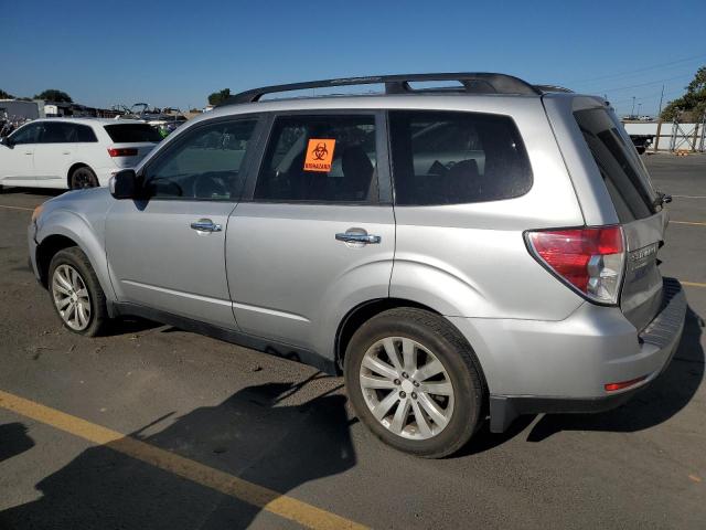 JF2SHADC9BH767038 - 2011 SUBARU FORESTER 2.5X PREMIUM SILVER photo 2