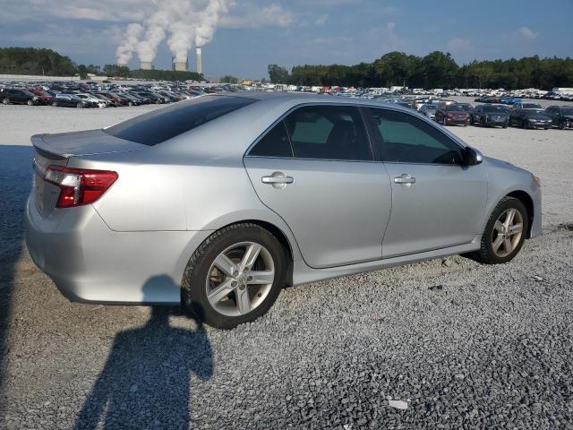 4T1BF1FK9EU435911 - 2014 TOYOTA CAMRY L 银色 照片 3