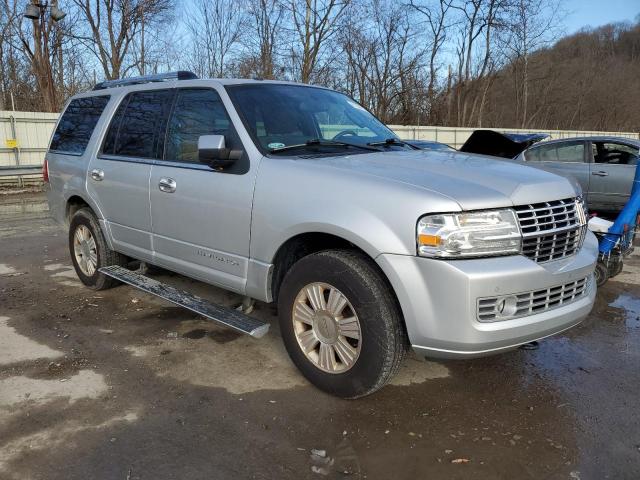 5LMJJ2J56EEL01723 - 2014 LINCOLN NAVIGATOR SILVER photo 4