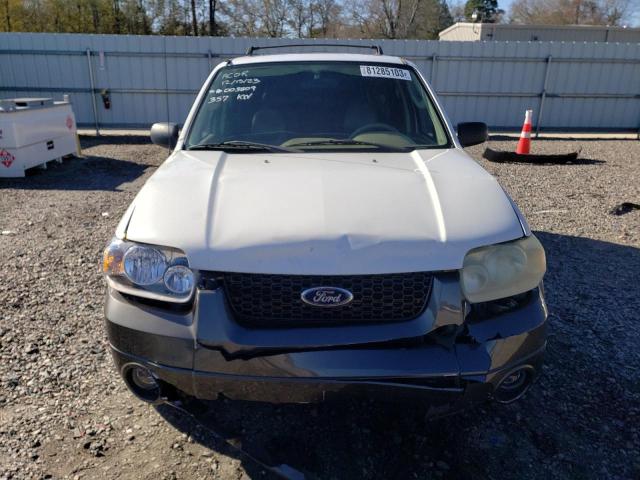 1FMYU93196KA18716 - 2006 FORD ESCAPE XLT WHITE photo 5