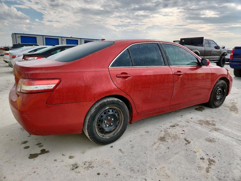 4T1BF3EK4BU137677 - 2011 TOYOTA CAMRY BASE RED photo 3