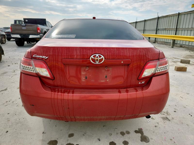 4T1BF3EK4BU137677 - 2011 TOYOTA CAMRY BASE RED photo 6