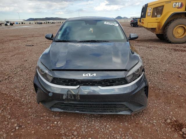 3KPF24AD0NE474753 - 2022 KIA FORTE FE GRAY photo 5