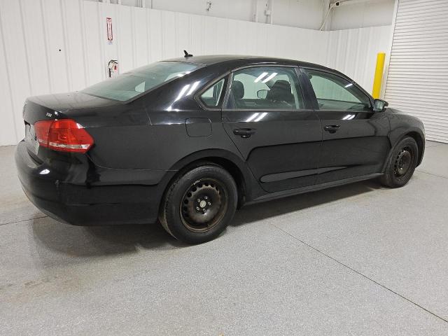 1VWAS7A35EC114904 - 2014 VOLKSWAGEN PASSAT S BLACK photo 3