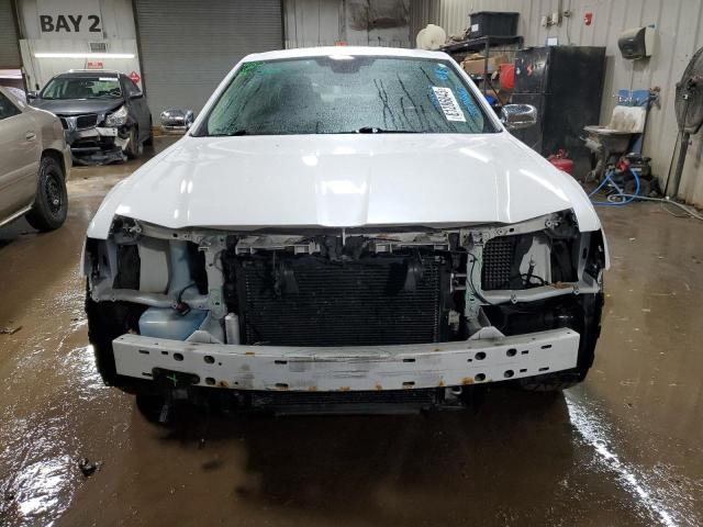 2C3CA6CT6BH529667 - 2011 CHRYSLER 300C WHITE photo 5