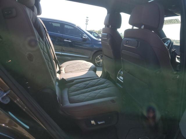 5UX23EM02S9Y29334 - 2025 BMW X7 XDRIVE40I GREEN photo 11