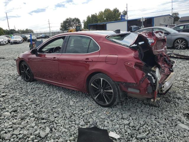 4T1B61HKXJU526662 - 2018 TOYOTA CAMRY XSE 勃艮第红 照片 2