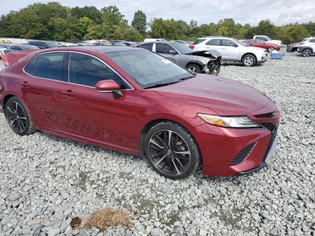 4T1B61HKXJU526662 - 2018 TOYOTA CAMRY XSE 勃艮第红 照片 4