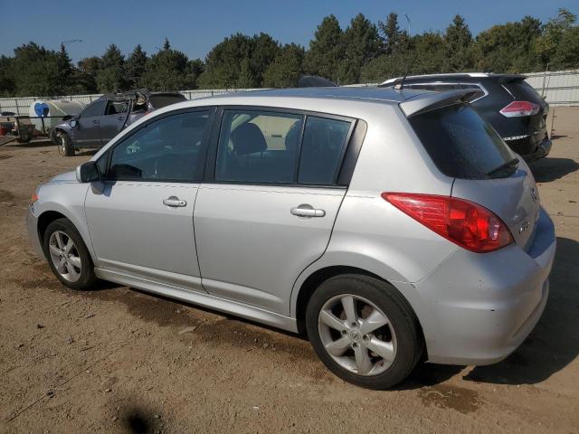 3N1BC1CP7CK252472 - 2012 NISSAN VERSA S SILVER photo 2