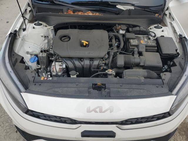 3KPF24AD8PE558886 - 2023 KIA FORTE LX WHITE photo 11