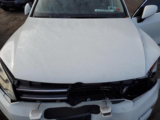 WVGEF9BP5DD001335 - 2013 VOLKSWAGEN TOUAREG V6 WHITE photo 12