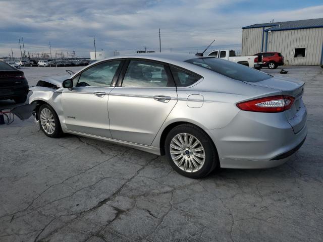 3FA6P0LUXGR398869 - 2016 FORD FUSION SE HYBRID SILVER photo 2