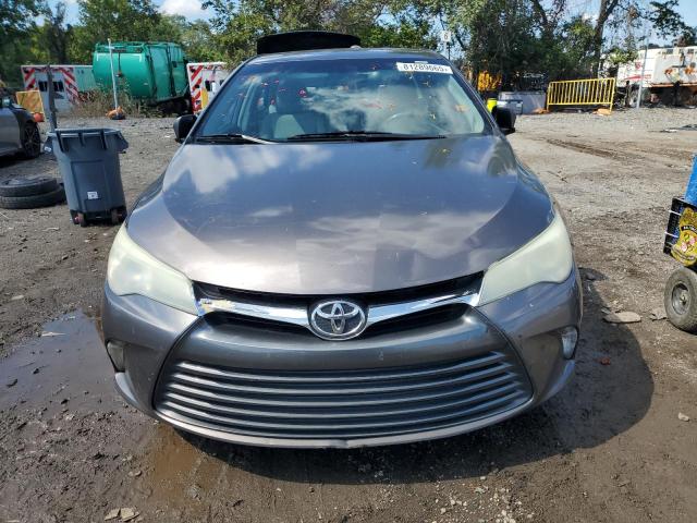 4T1BF1FK7GU536450 - 2016 TOYOTA CAMRY LE ნაცრისფერი ფოტო 5