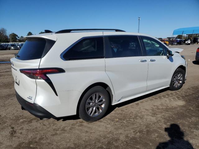 5TDYRKEC1NS078007 - 2022 TOYOTA SIENNA XLE WHITE photo 3