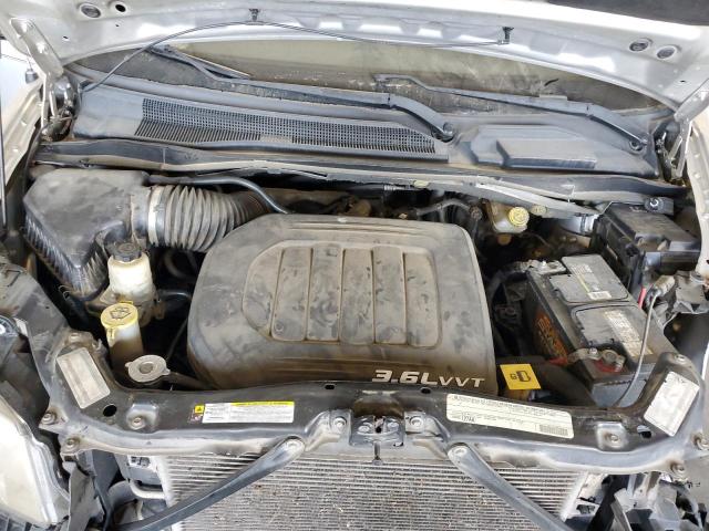 2A4RR8DG4BR780140 - 2011 CHRYSLER TOWN & COU TOURING L SILVER photo 12