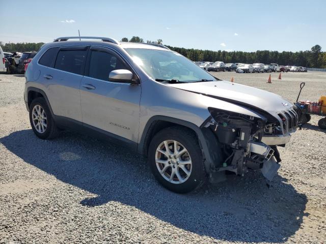 1C4PJLCB6JD539842 - 2018 JEEP CHEROKEE LATITUDE Gümüş fotoğraf 4