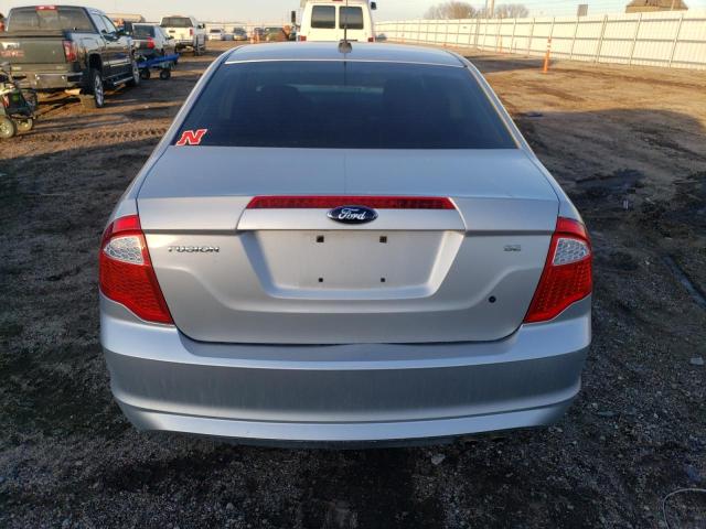 3FAHP0HA3CR231559 - 2012 FORD FUSION SE SILVER photo 6