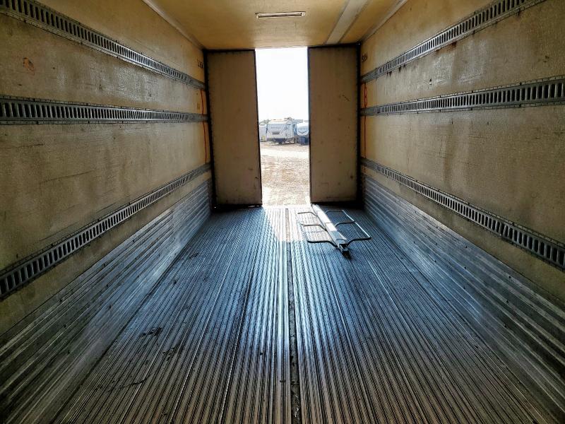 1UYVS2538DU510515 - 2013 UTILITY VS2RA თეთრი ფოტო 6