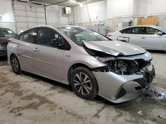 JTDKARFP6J3068575 - 2018 TOYOTA PRIUS PRIM ვერცხლისფერი ფოტო 4