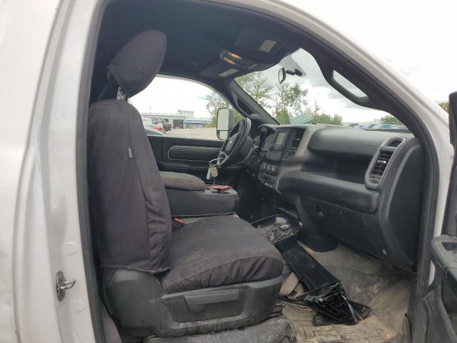 3C7WRMBL5MG573835 - 2021 RAM 5500 白色 照片 6