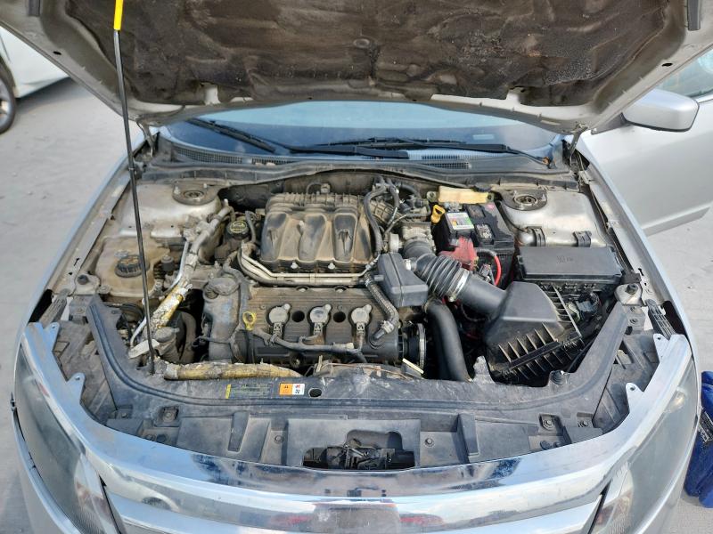 3FAHP0JG5BR172768 - 2011 FORD FUSION SEL SILVER photo 11