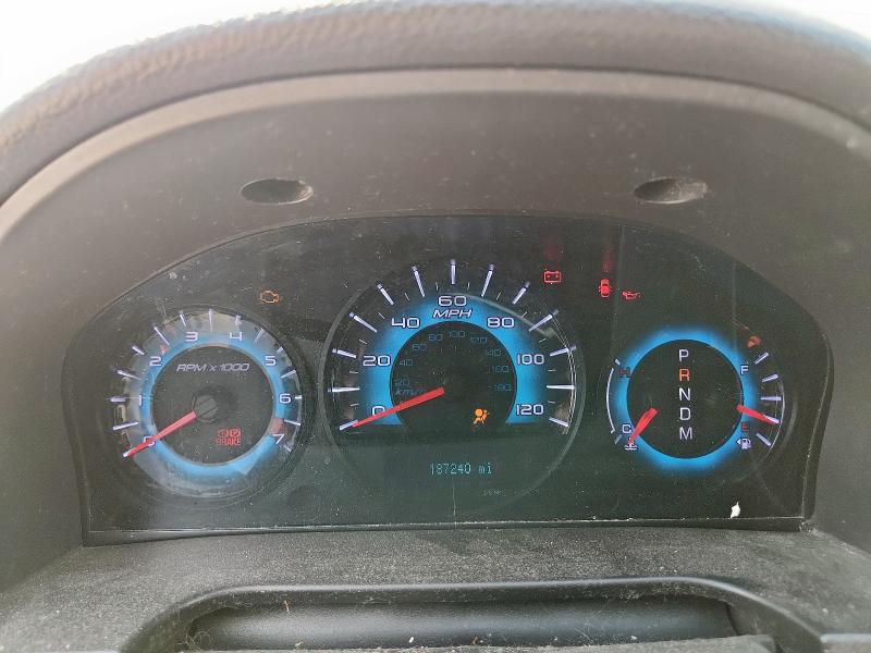 3FAHP0JG5BR172768 - 2011 FORD FUSION SEL SILVER photo 9