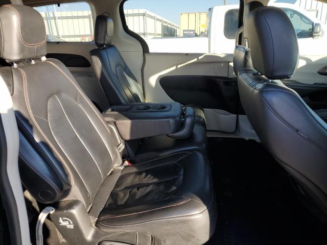 2C4RC1BG6HR816145 - 2017 CHRYSLER PACIFICA TOURING L GRAY photo 11