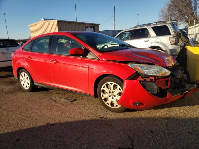 1FAHP3F22CL234044 - 2012 FORD FOCUS SE RED photo 4