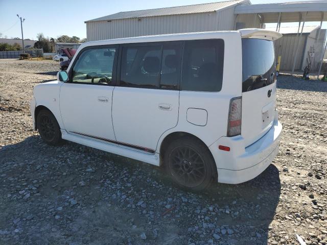 JTLKT324140155748 - 2004 TOYOTA SCION XB WHITE photo 2