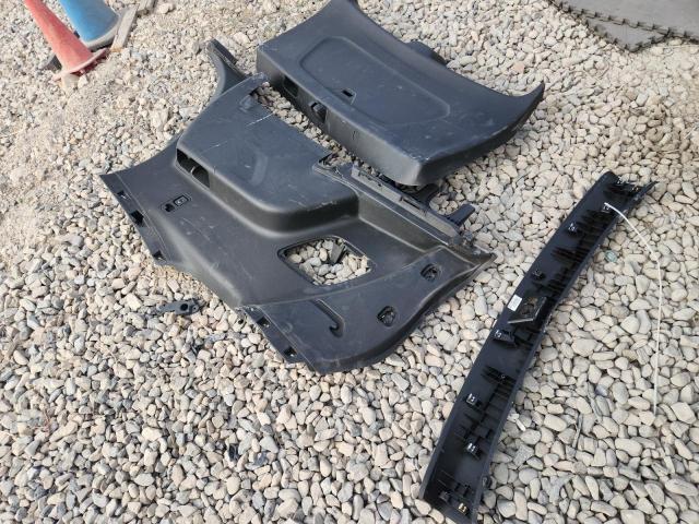 1GNERGKWXKJ173535 - 2019 CHEVROLET TRAVERSE LT WHITE photo 12