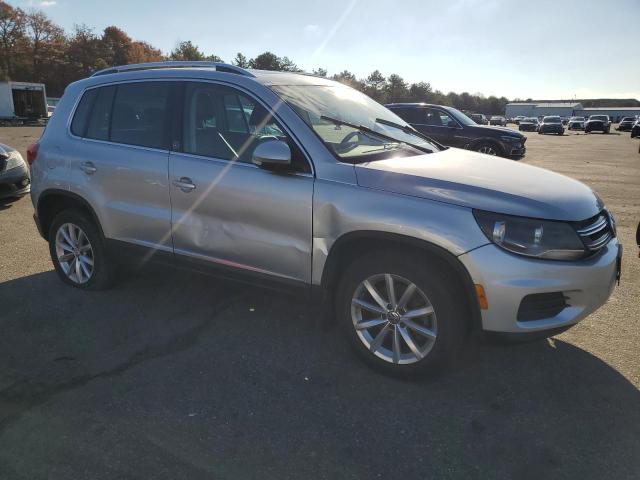 WVGSV7AX8HK030101 - 2017 VOLKSWAGEN TIGUAN WOLFSBURG SILVER photo 4