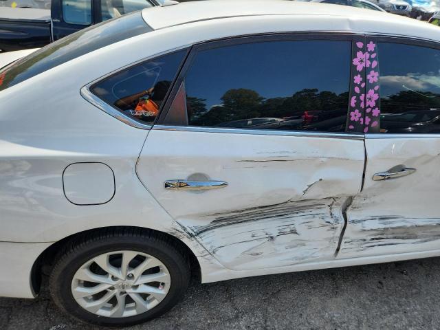 3N1AB7AP4JL637581 - 2018 NISSAN SENTRA S Weiß Foto 10