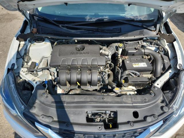 3N1AB7AP4JL637581 - 2018 NISSAN SENTRA S Weiß Foto 11