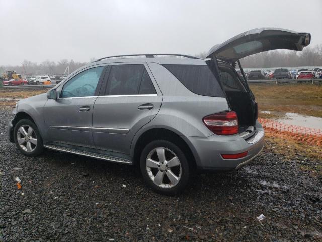 4JGBB8GBXBA625393 - 2011 MERCEDES-BENZ ML 350 4MATIC GRAY photo 2