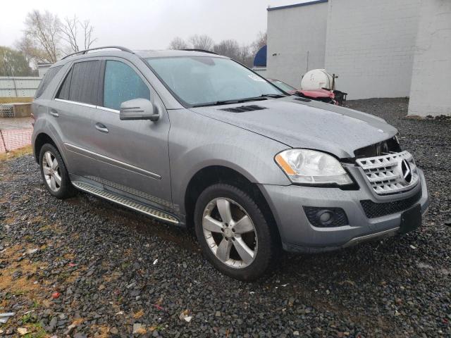 4JGBB8GBXBA625393 - 2011 MERCEDES-BENZ ML 350 4MATIC GRAY photo 4