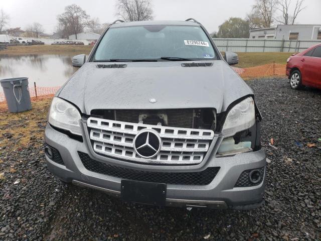 4JGBB8GBXBA625393 - 2011 MERCEDES-BENZ ML 350 4MATIC GRAY photo 5