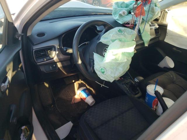 3KPA24AB3JE050941 - 2018 KIA RIO LX WHITE photo 8