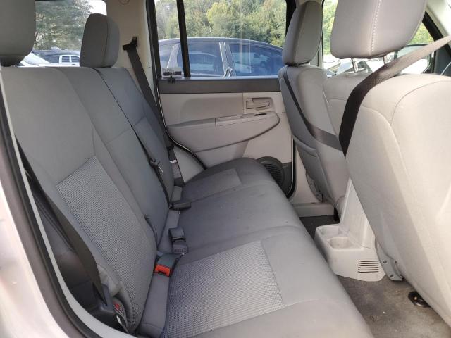 1J8GN28K88W184350 - 2008 JEEP LIBERTY SPORT SILVER photo 11