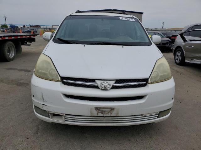 5TDBA22C45S043463 - 2005 TOYOTA SIENNA XLE WHITE photo 5