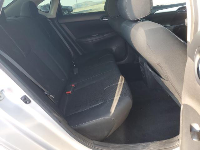 3N1AB7AP7JY335253 - 2018 NISSAN SENTRA S 银色 照片 10