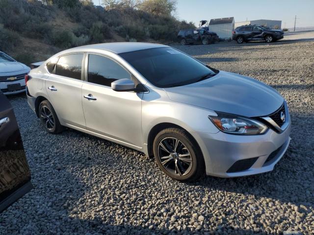 3N1AB7AP7JY335253 - 2018 NISSAN SENTRA S 银色 照片 4