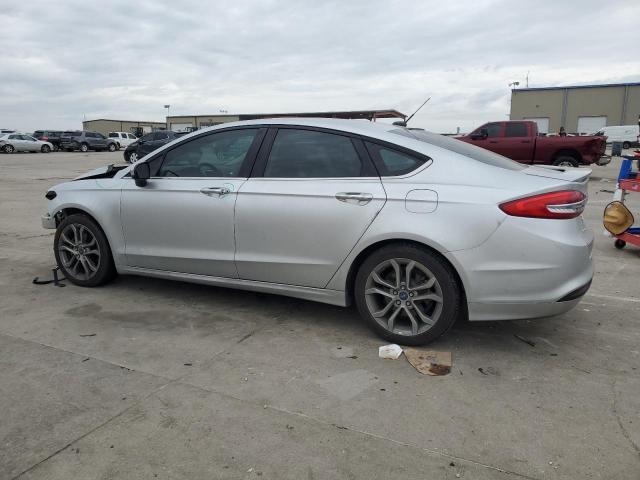 3FA6P0H78HR186458 - 2017 FORD FUSION SE SILVER photo 2