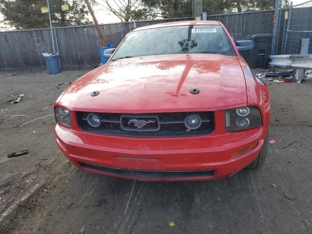 1ZVHT80N495119770 - 2009 FORD MUSTANG RED photo 5