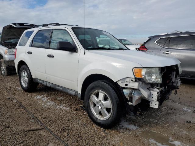 1FMCU0D77BKB86115 - 2011 FORD ESCAPE XLT WHITE photo 4