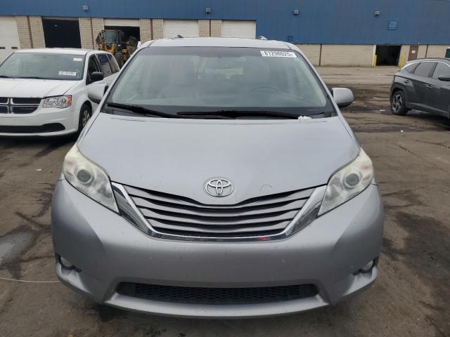 5TDYZ3DC6HS836547 - 2017 TOYOTA SIENNA XLE SILVER photo 5