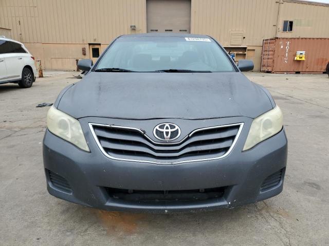 4T4BF3EK8AR005879 - 2010 TOYOTA CAMRY BASE رمادي صورة 5