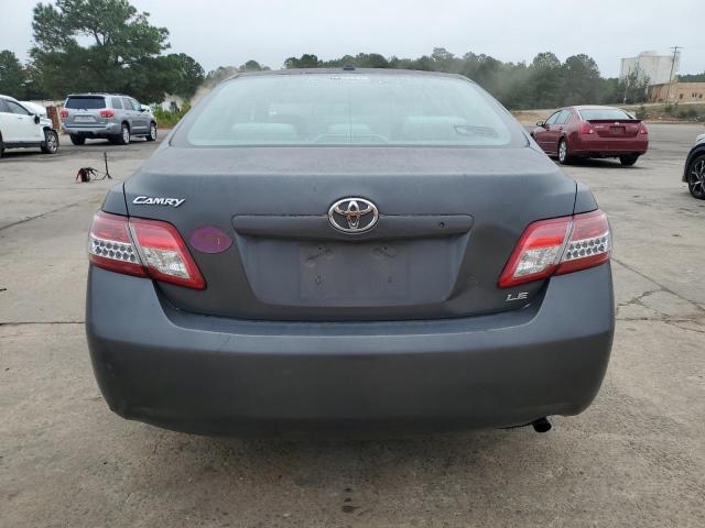 4T4BF3EK8AR005879 - 2010 TOYOTA CAMRY BASE رمادي صورة 6